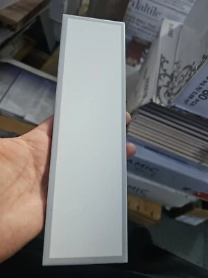 Azulejo de metro de cerámica mate gris y blanco Boutique Loft Ridge 0,178 pies cuadrados Foto 1 de 2