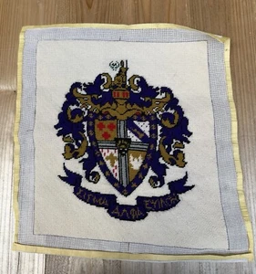 Vintage Sigma Alpha Epsilon Handarbeit Kreuzstich Wappen ungerahmt 14” x 14” - Bild 1 von 9