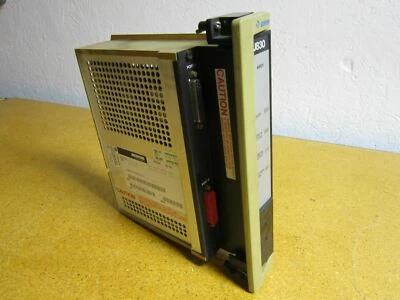 Interfaz de módulo Gould Modicon AS-J830-001 884/800 ASCII Usado Foto 1 de 2