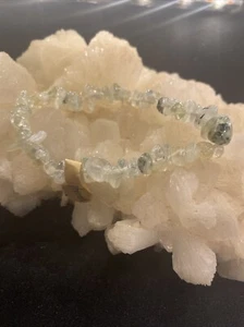 0104 Mineraux Bracelet Baroque Chips 042 Phrenite - Imagen 1 de 2
