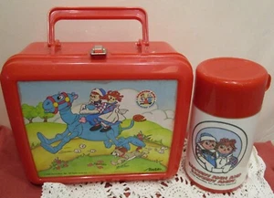 1988 Raggedy Ann & Raggedy Andy  Macmillan Lunchbox & Thermos Plastic Red - Picture 1 of 22
