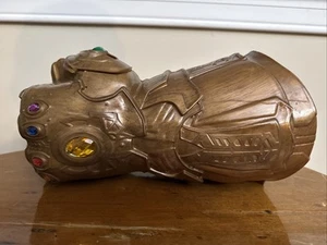 Disney Parks ✨ Marvel Avengers Thanos Infinity Gauntlet Handschuh Sipper - Bild 1 von 9