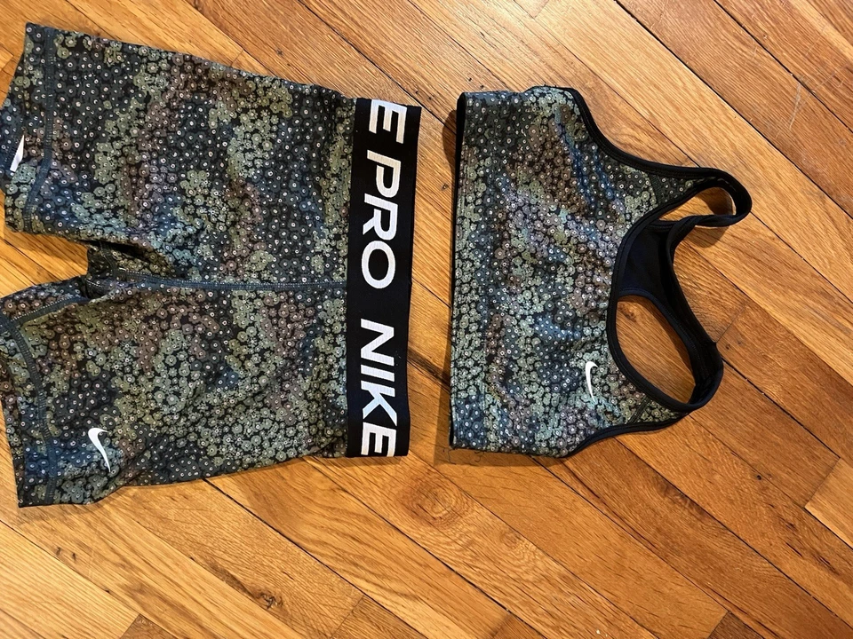 Conjunto Nike Pro para niñas Foto 1 de 1