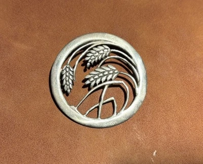SILVER BROOCH. stamped 925, WHEATSHEAVES, (Danish ?), (pin broken) 40 mm D. - Image 1 of 4