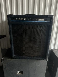 Yorkville Y100B Bass Amp - Picture 1 of 5