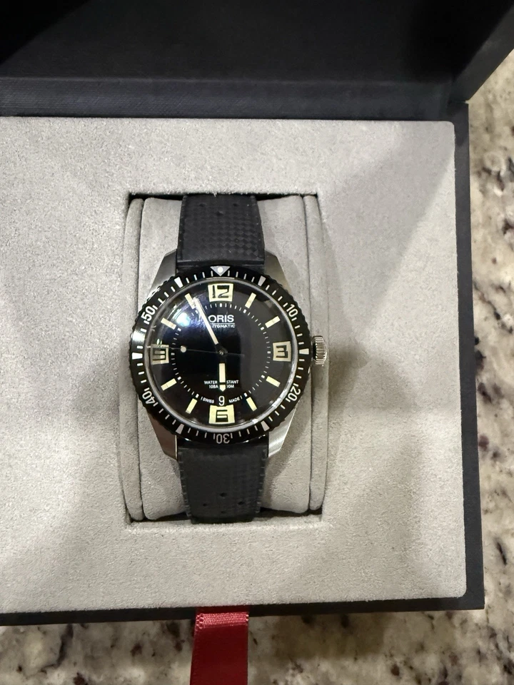 Oris Divers Sixty-Five Glow 40mm Watch Black Dial - Image 1 of 4
