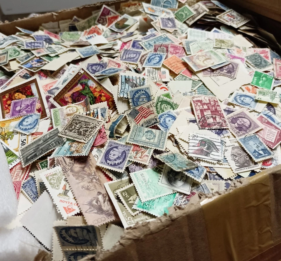 Timbres PAS CHER +DE 10 000+500 Offert☘  MONDE VRAC tout États Idéal Cadeau Noel - Photo 1/1