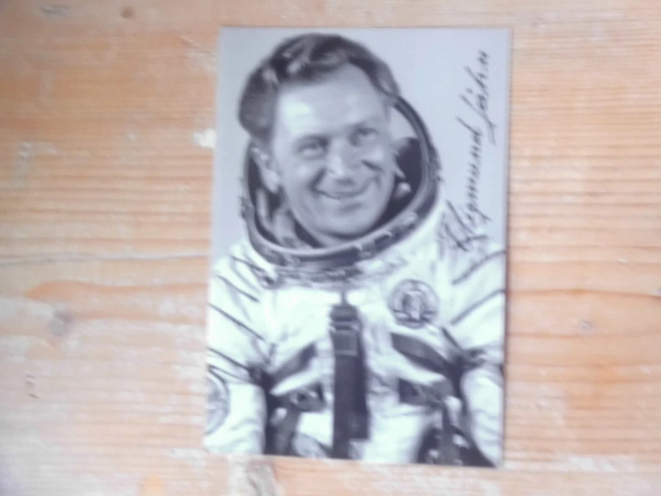 original Sigmund Jähn +- Weltraum - Bild 1 von 1