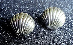 VINTAGE 1980'S SCALLOP SHELL STERLING PIERCED EARRINGS - ITALY - Picture 1 of 4