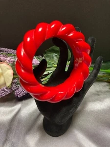 Vintage hellrot klobiges Seil Twist Lucite Armreif Armband - Bild 1 von 10
