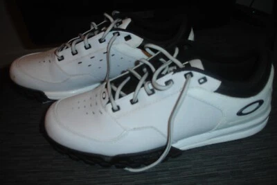 Туфли-бутсы для гольфа женские Oakley 8 белые черные мягкие шипы на шнуровке 7 - Изображение 1 из 4