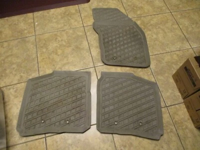 3 alfombrillas de goma para todo tipo de clima Volvo S40 V40 1995-2003 tostadas usadas Fair California Foto 1 de 4
