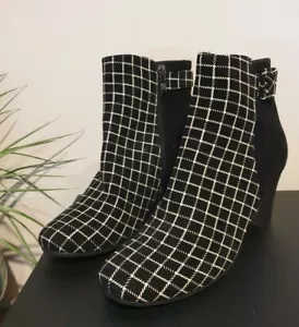 Django & Juliette Quakes Leather Ankle Booties Heels Black White 39 Zipper BNWOB - Picture 1 of 11