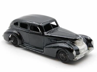 Dinky Toys Chrysler Royale saloon car 39E 1/43 vintage cast model REPAINTED - Immagine 1 di 4