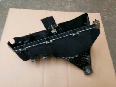 Caja relé de fusibles debajo del capó parte inferior inferior Volvo OEM 2001-2004 S60 S70 V70 9494210  Foto 1 de 4