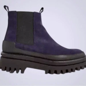 NEU Free People Stiefel Chelsea marineblau italienisches Wildleder Stiefeletten Lug Gr. 6,5 - Bild 1 von 8