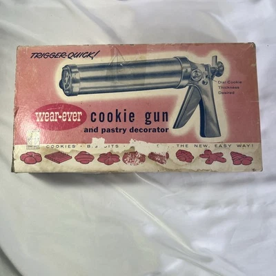 Vintage Wear Ever Cookie Gun & Pastry Decorator Press Discs/original instruction - Image 1 of 4