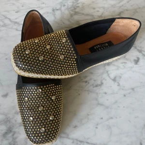Stuart Weitzman Women's Studded Espadrille Comfort/ Flats Sz 7,5 M.EU 37,5 M - Picture 1 of 12