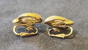 Crown Trifari Gold Tone Earrings Vintage - Picture 1 of 3