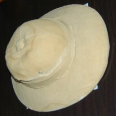 Casco solar del ejército británico Primera Guerra Mundial ocupación de Irak I. Encontrado en Irak, color beige Foto 1 de 4