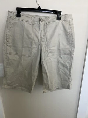 Lane Bryant Size 14 Womens Bermuda Shorts- Walking Cargo- Plus Size- Khaki/Tan - Imagem 1 de 4