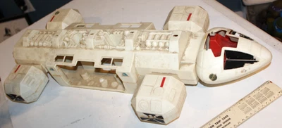 RARE Space 1999 Eagle 1 Spaceship Model Toy 1976 ATV LARGE Plastic VTG Parts HTF Foto 1 de 4