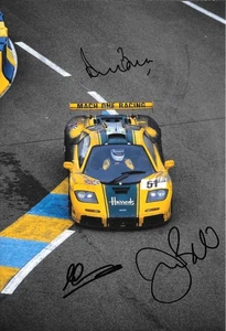 D. Bell /J. Bell / Wallace SIGNIERT 12x8 McLaren F1 GTR Le Mans 24hrs 1995 - Bild 1 von 1