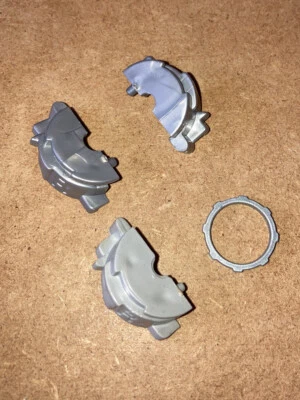 BeyBlade, Hasbro / Takara | Componenti Per Costruire il Right Spin Gear (SG) - Immagine 1 di 3