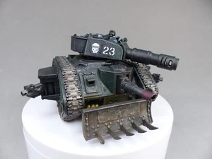 Warhammer 40k Militarum, Guard, Panzer, Leman Russ, bemalt, Haubitze Kanone - Bild 1 von 5