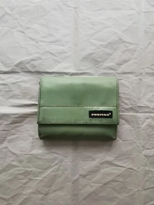 RARO - Cartera Friday Miranda Industrial Verde Foto 1 de 4