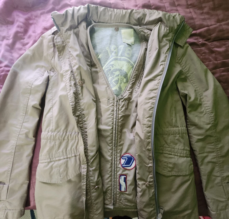 CHAQUETA DIESEL ESTILO MILITAR CON CHALECO EMPAREJADO/CAPUCHA OCULTA Foto 1 de 4