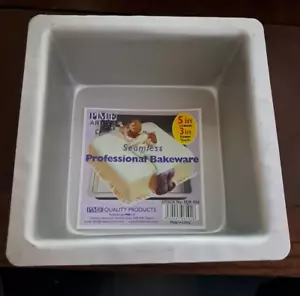 PME Seamless Professional Bakeware Square Baking Tin - 5"x5"x3" Deep - Picture 1 of 3