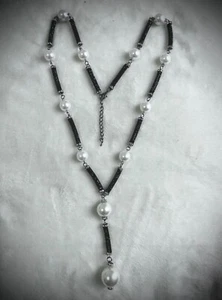 Collana da donna lunga perle di vetro bianco con strass vetro nero - Imagen 1 de 5