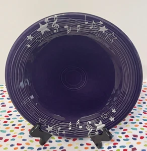 Plato de cena Fiestaware Music Notes Fiesta ciruela púrpura retirado exclusivo 10,5 in - Imagen 1 de 11