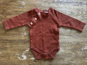 RZ By Rachel Zoe arancione bruciato 0-3 mesi cotone pesante bottone e scatto pezzo unico usato in ottime condizioni - Foto 1 di 6