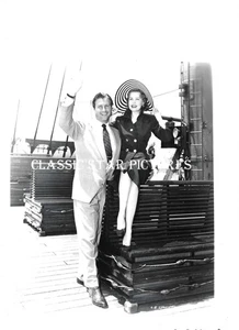 M769 Lex Barker Arlene Dahl 8 x 10 glossy photograph not sure what movie - Picture 1 of 1