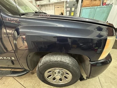 Guardabarros delantero derecho usado se adapta a: Chevrolet Silverado 1500 2007 camioneta delantera derecha G Foto 1 de 4