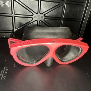 Máscara de silicona negra Gull Mantis 5, bajo volumen, hebilla DX Spec, falda de drenaje rosa - Imagen 1 de 6