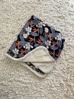 Muse Threads Bamboo and Sherpa Blanket Cool Tropics Print - Imagem 1 de 4