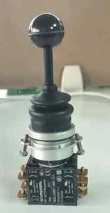 WKSC42/WKT-1/WKT-19.4 Schmersal Joystickschalter DE-42279 - Neu - Bild 1 von 5