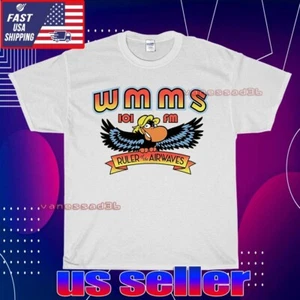 NUOVA CAMICIA WMMS 101 FM RIGHELLO DELLE ONDE AEREE LOGO T-SHIRT DIVERTENTE USA TAGLIA S-5XL - Foto 1 di 7