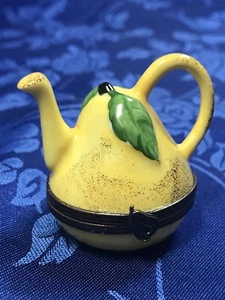 Authentic Limoges France Trinket Box "Pear Tea Pot" Peint Main Initialed - Imagen 1 de 5