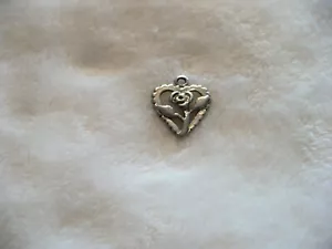 ENCANTO NE- CORAZÓN Y ROSA TONO PLATA #22118 - Imagen 1 de 8