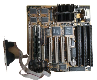 Socket 7 motherboard + AMD -K5-PR100 + 32Mb EDO RAM + factory COM ports - Image 1 of 4