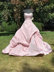 Exclusive Pink shot Taffeta  Wedding dress size 14  beaded and Roses attached  - Picture 1 of 12
