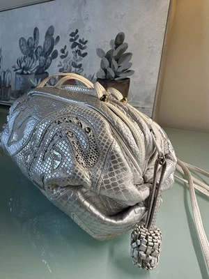 Sharif Vintage Silver / White Oblong Shape Shoulder Bag. Mint condition. - Image 1 of 4