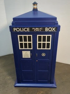 Doctor Who Tardis Polizei Box Keks Leckerli Dose Kunststoff mit Licht Geräusche - Bild 1 von 21