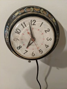 General Electric Hanging Plug In Wall Clock Runs - Picture 1 of 6