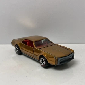 Very Good Condition Johnny Lightning Topper Gold Custom Toronado Olds Oldsmobile - Picture 1 of 13