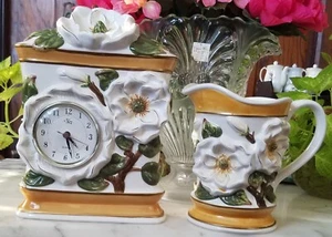 Vintage "KK" Kabushiki Kaisha 3D Gardenia/Magnolia Quartz Clock & Pitcher--L👀K! - Picture 1 of 16